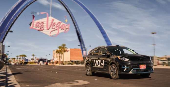 ¡El Futuro Llegó a Las Vegas! Pide un Auto por App y un “Teleconductor” te lo Entrega en Minutos