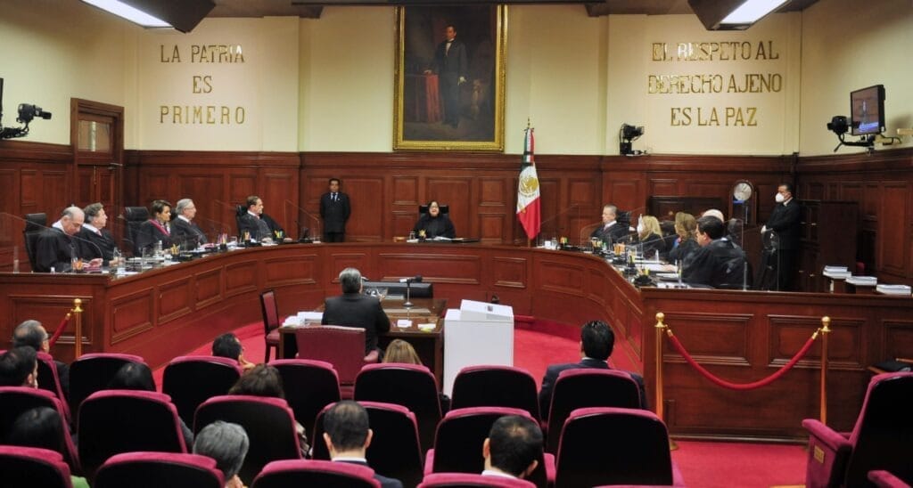 SCJN Sınırları Tanımlıyor: Zacatecas'ta Koruma ve Yapay Zeka'yı Doğruluyor ancak Tlaxcala'da Ebeveyn Yabancılaştırma Kuralını Geçersiz Kılıyor
