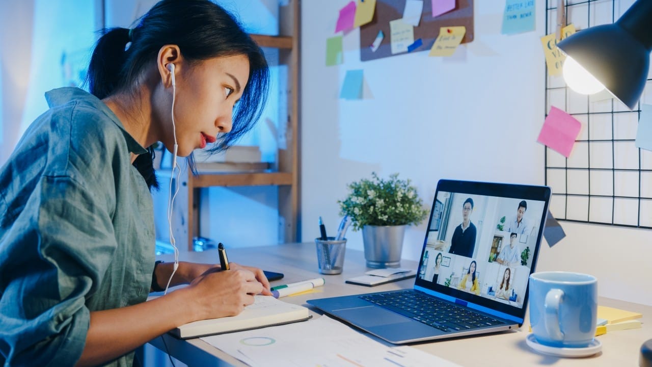 Online onderwijs 2025: flexibiliteit, specialisatie en certificeringen stimuleren continu leren