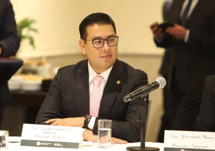 Der Rücktritt von Néstor Camarillo gefährdet die Vizepräsidentschaft der PRI im Senat.