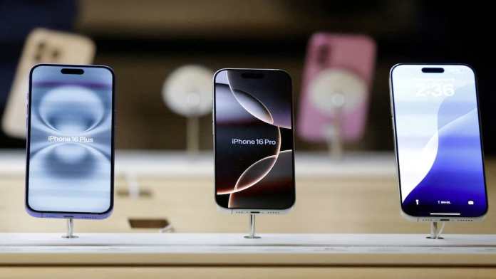 Cook, Trump'ın gümrük vergileri nedeniyle Apple'ın maliyetlerinin %37,5 artacağı konusunda uyardı