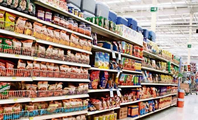 Refrigerantes, salgadinhos e alimentos podem ter impostos mais altos no ano que vem, alerta a ANPEC.